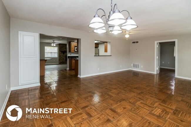 Foto del edificio - 5133 Oak Hill Dr