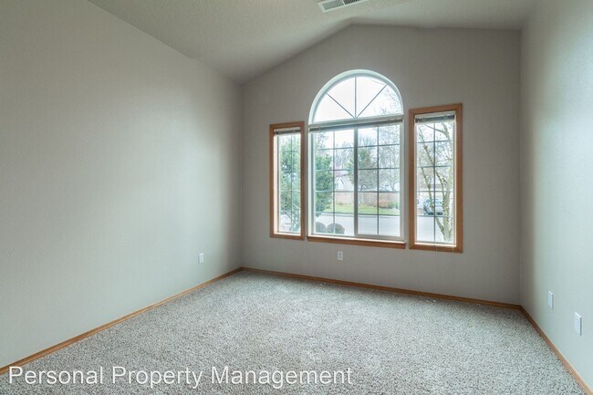 Building Photo - 4 br, 2.5 bath House - 1500 NW 14th St