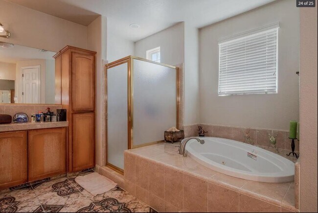 Foto del edificio - 9687 N Willey Ct