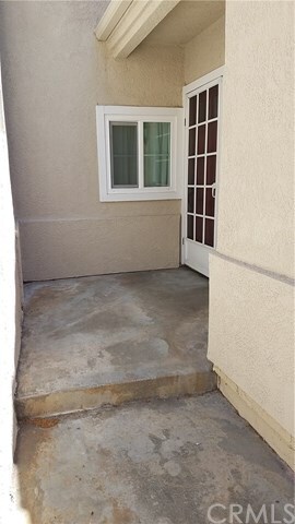 Building Photo - 6 Michelangelo