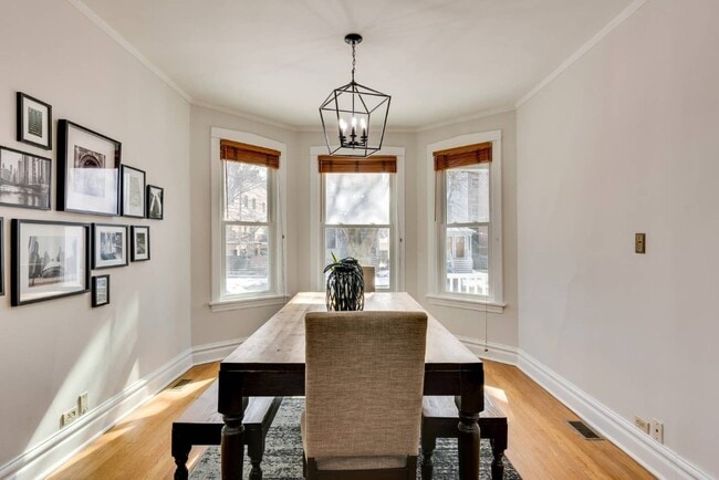 Building Photo - 2108 W Addison St