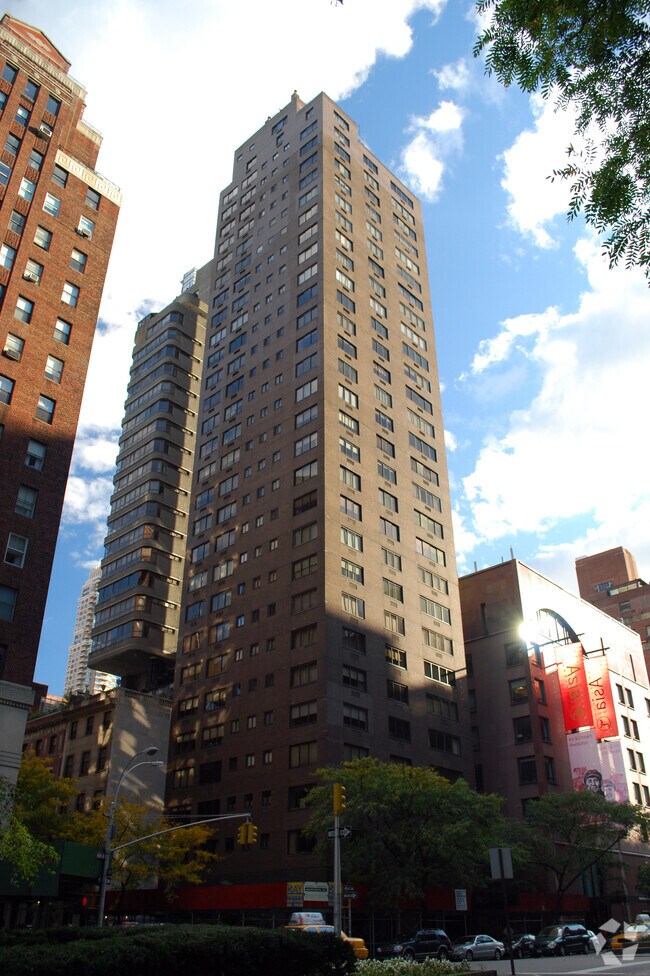 Desde el norte - 733 Park Ave