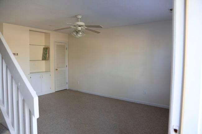 Building Photo - 105 W Ivybridge Dr