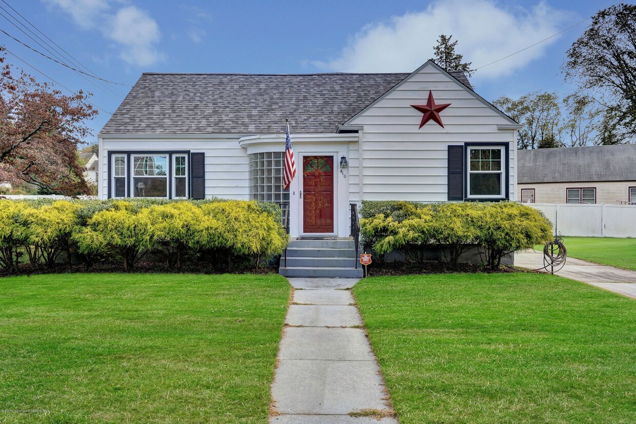Primary Photo - 410 Tilton Pl