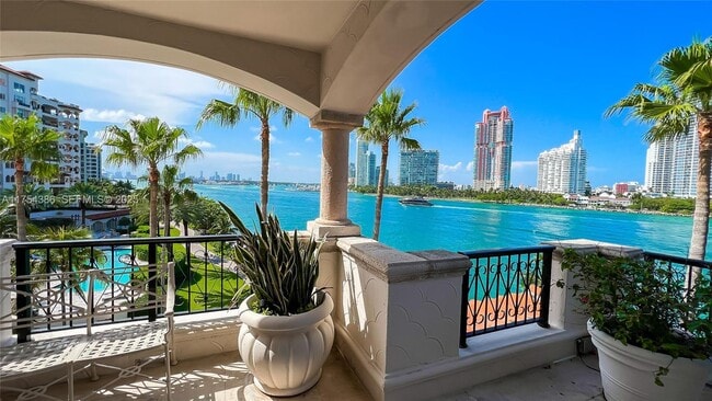 Building Photo - 7241 Fisher Island Dr