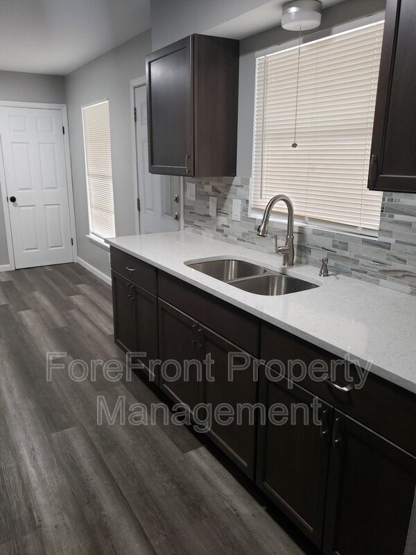 Building Photo - 117 Brettonwood Drive