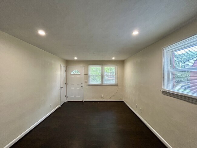 Foto del edificio - 6429 Tuttle Ave