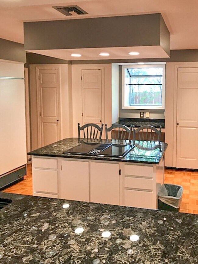 Foto del edificio - 3 Bed 3.5 bath Townhome