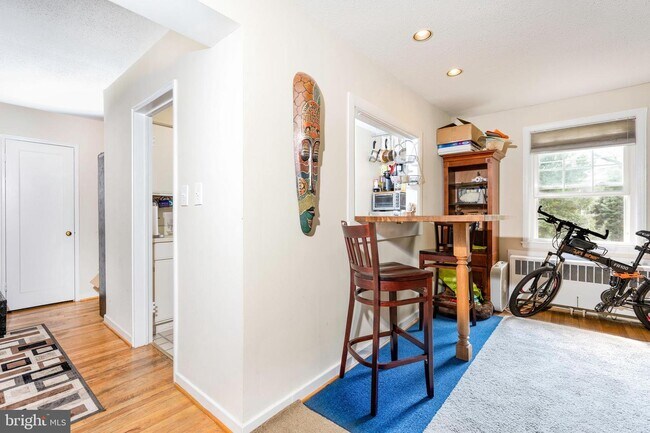 Building Photo - 2402 Colston Dr