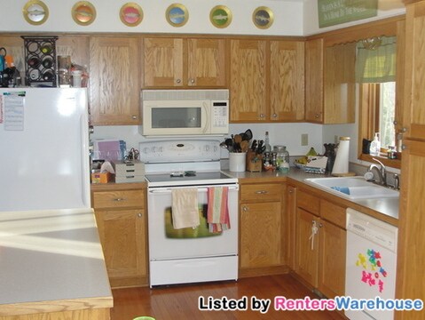 Building Photo - 30130 Terryll St