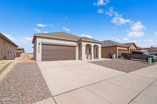 Foto del edificio - 14761 Mike a Mendoza Ave