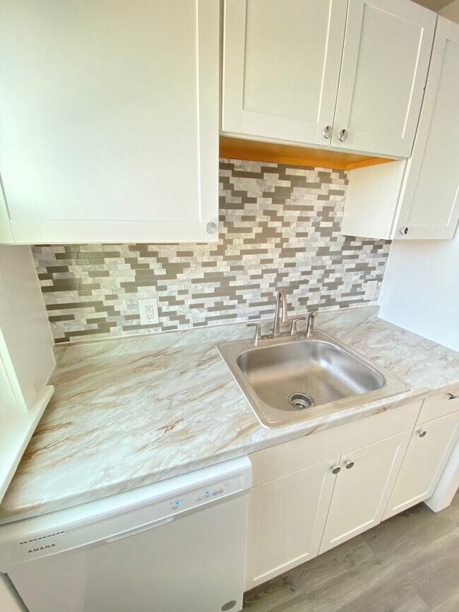 Foto del edificio - 1051 Farber Ct