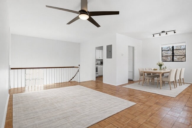 Comedor y sala de estar de planta abierta - 3115 Martha Custis Dr