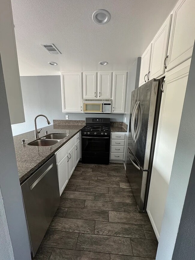 Foto del edificio - 7033 Marymount Way