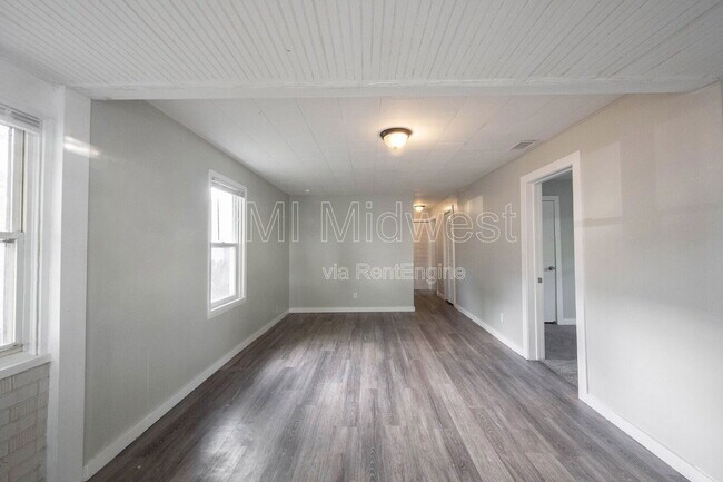 Building Photo - 3907 Hoyt Ave