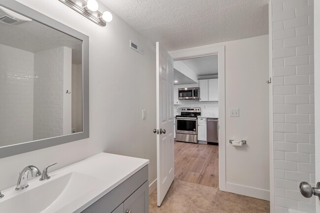 Foto del edificio - 4866 Gaskill Way