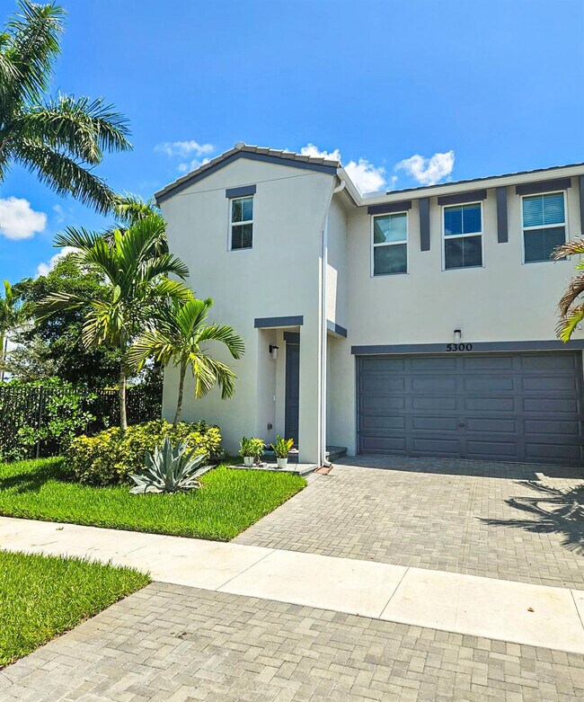 Foto del edificio - 5300 Thatcher Ct