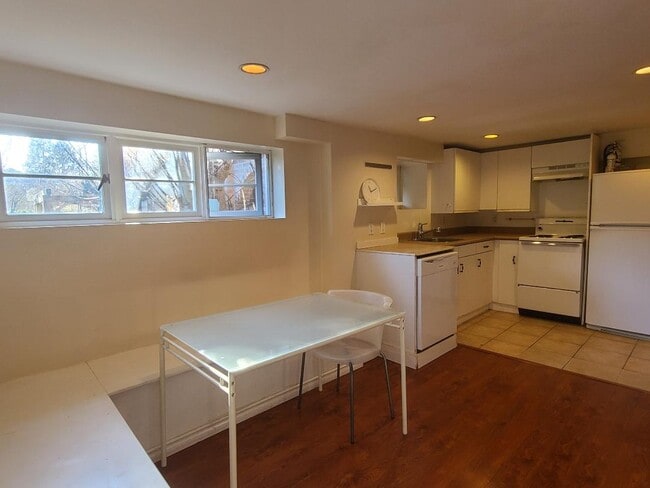 Building Photo - 3862 41st Av W