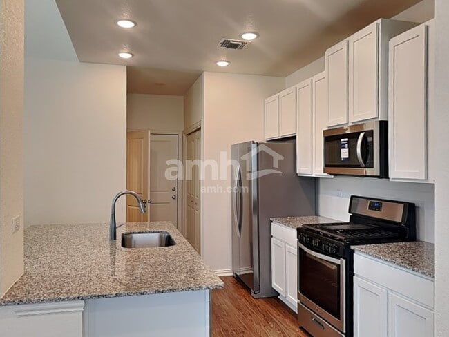 Foto del edificio - 2708 Geronimo Creek