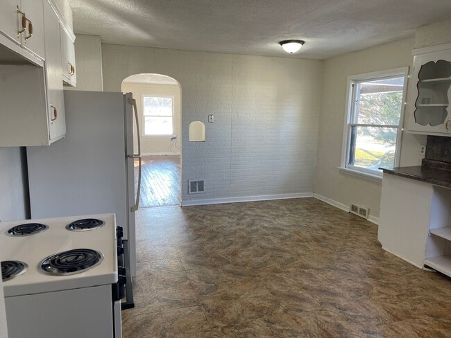 Building Photo - Lovely 3 Bedroom Southside Holland