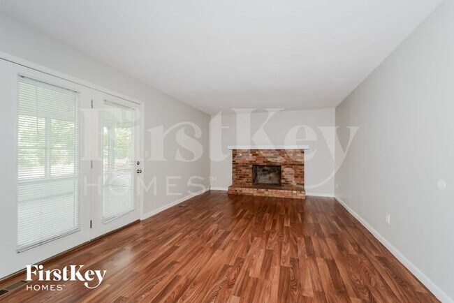 Foto del edificio - 920 Tree Trails Ln