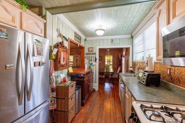 Foto del edificio - 1016 N E St