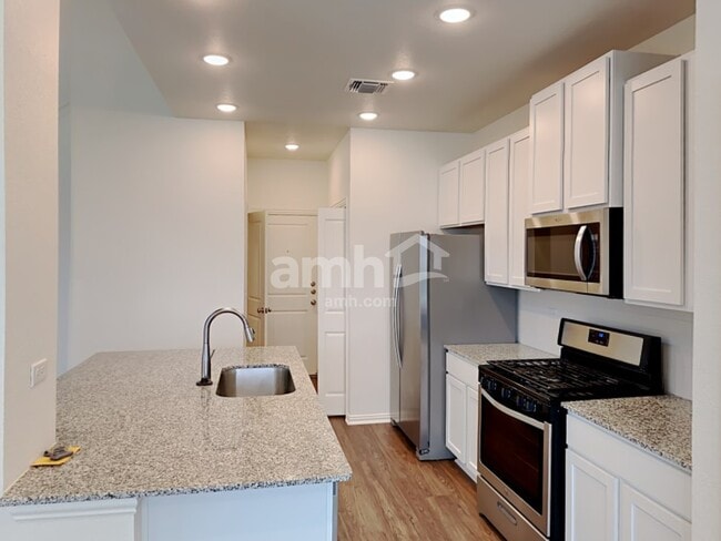 Building Photo - 2716 Geronimo Creek