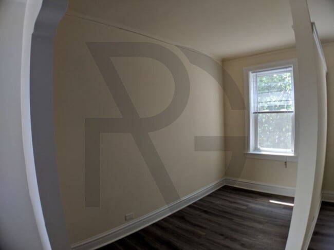 Building Photo - 2936 W Palmer St