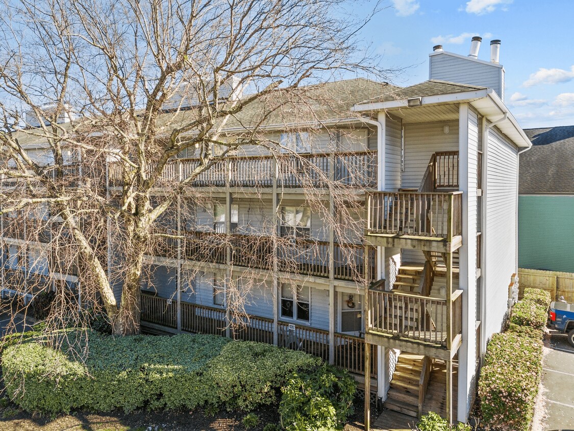 Primary Photo - Beachside Bliss: Stunning 2 Bed/2 Bath Con...