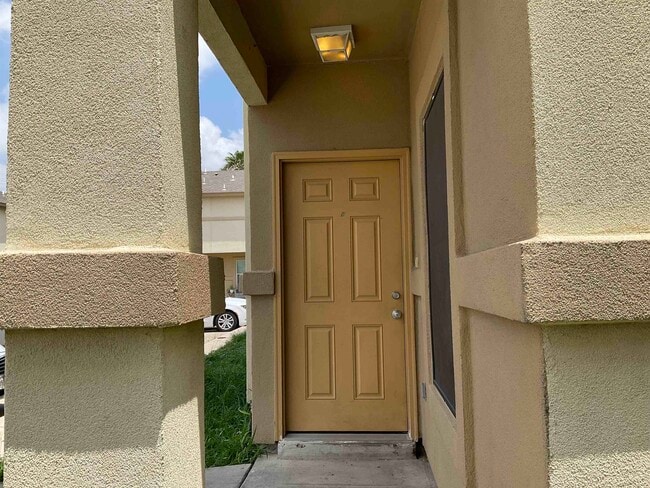 Building Photo - 1014 Ranchway Dr