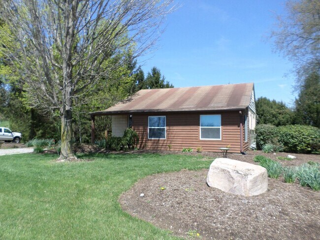 Building Photo - 3 Bedroom 1 Bath House