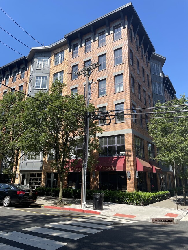 Building Photo - 501 9th St