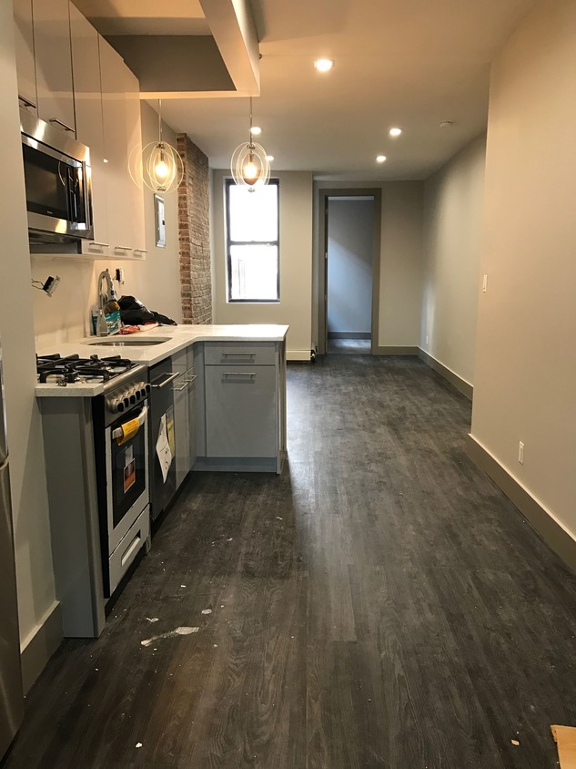 Primary Photo - 261 Linden St