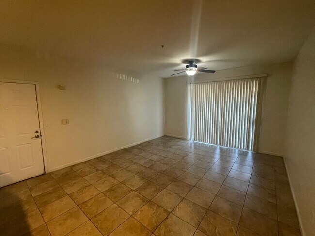 Foto del edificio - Beautiful Condominium in Gated Community in Canyon Crest!