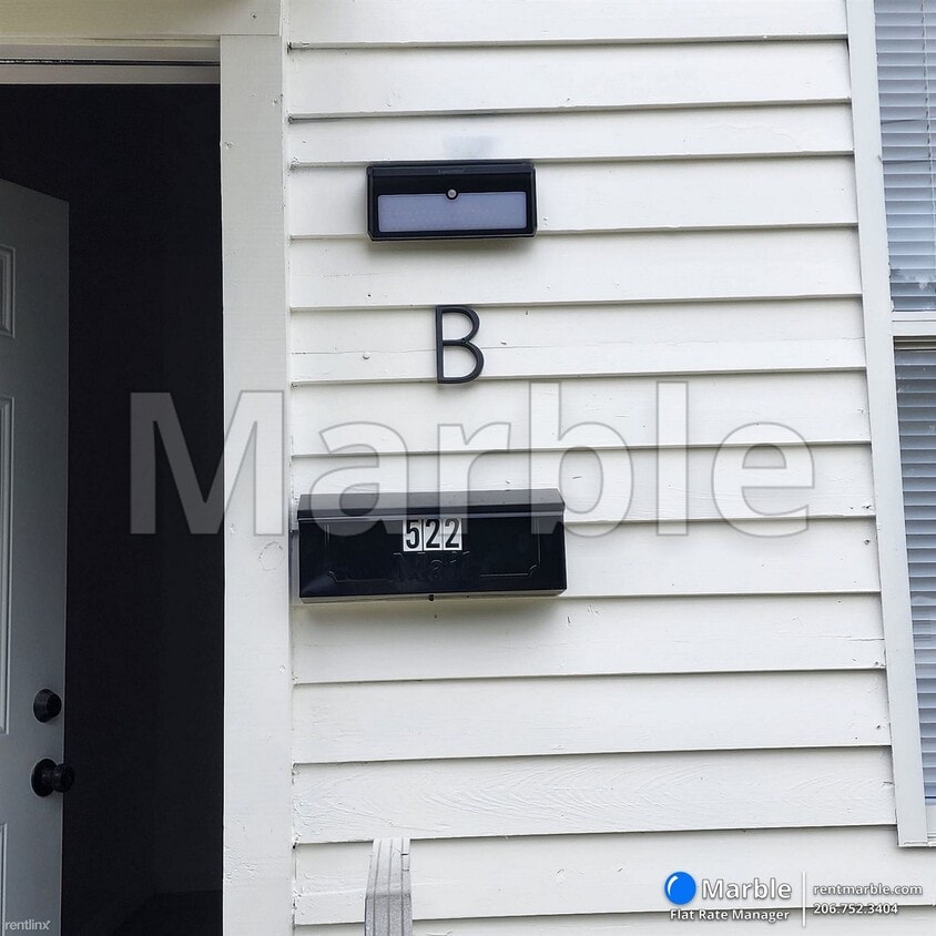 522 E Cedar St Unit Apt B, Crowley, LA 70526 Condo for Rent in