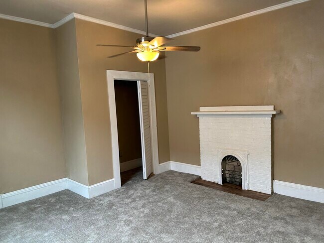 Building Photo - 2292 Knott St