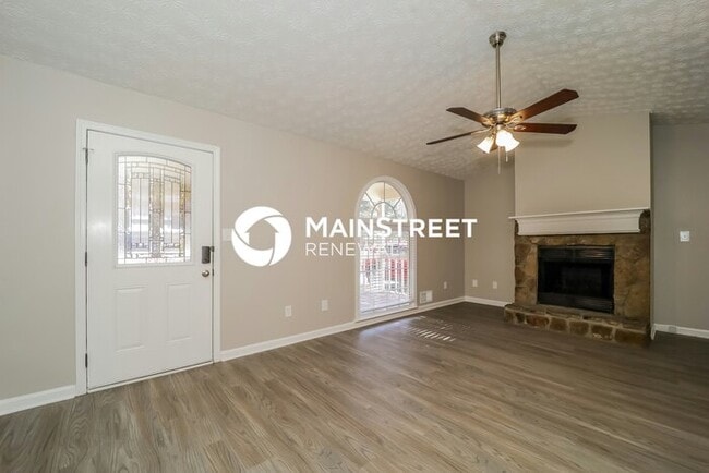 Building Photo - 4 Bedroom Pet-Friendly Home in POWDER SPRINGS, GA with Main Street Renewal