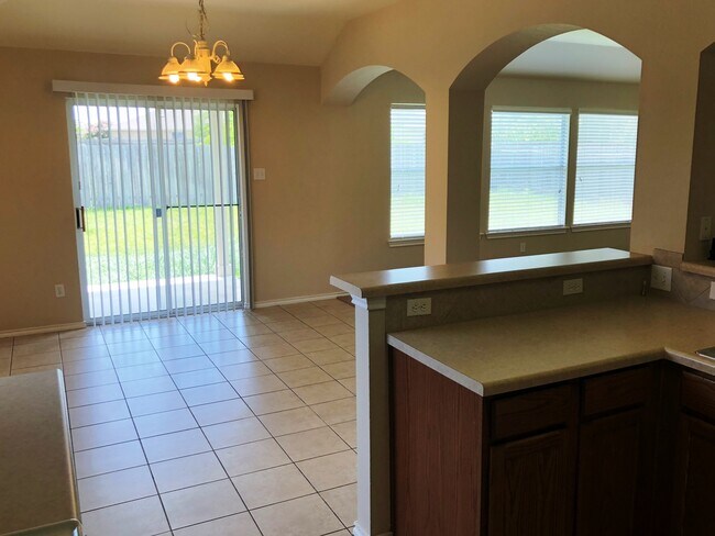 Foto del edificio - Beautiful home located in the desirable North Creek community in Leander!