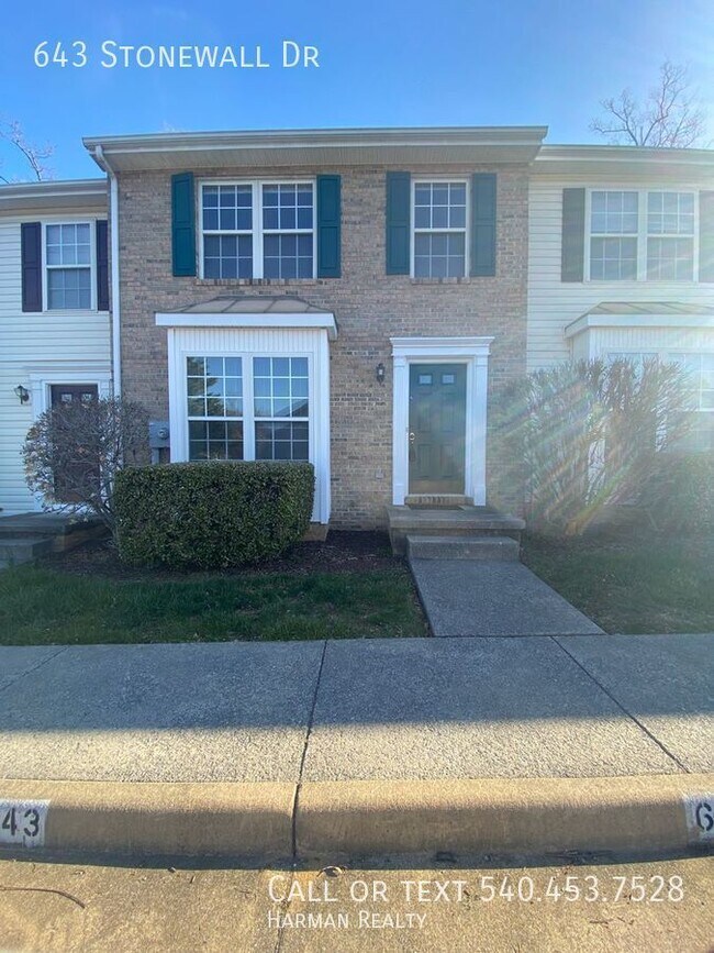 Foto del edificio - Centrally Located 2-bedroom townhome