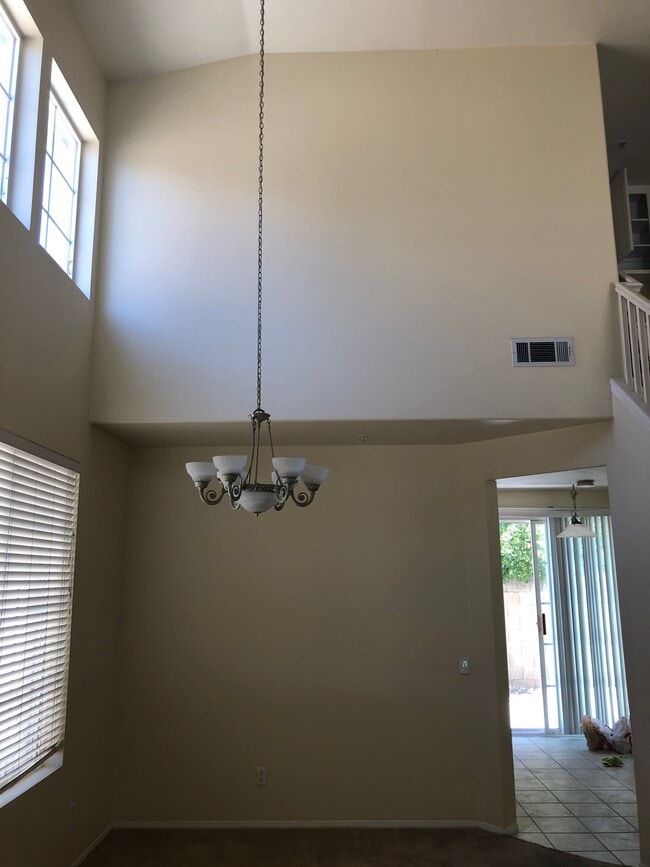 Building Photo - 460 Middlebury Ct