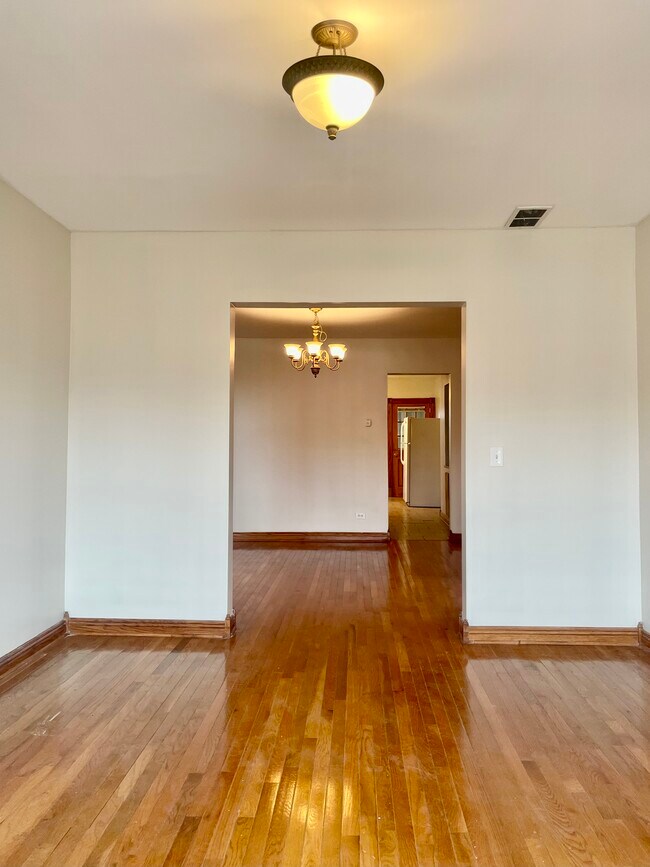 Foto del edificio - 3532 N Elston Ave
