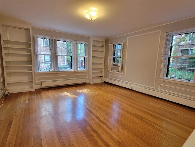 Foto del edificio - 988 Memorial Dr