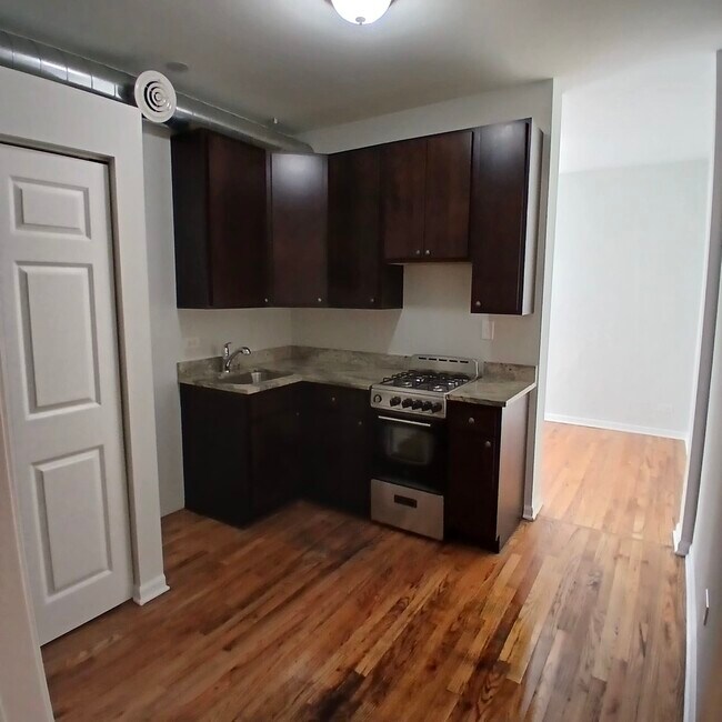 Foto del edificio - 7606 N Paulina St