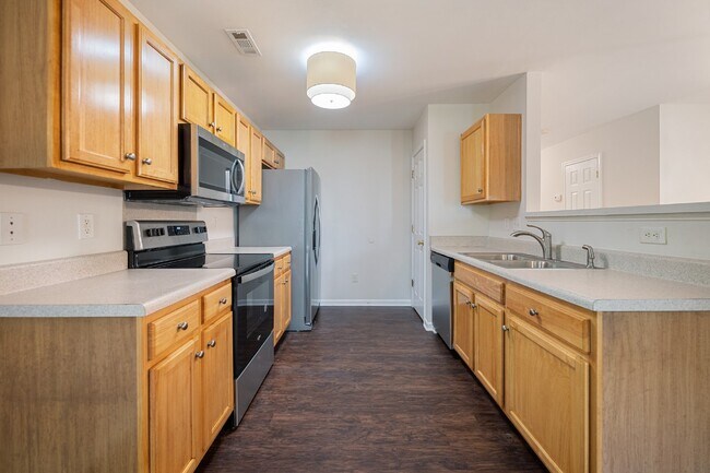 Building Photo - Great townhome in the Cotswold/Oakhurst area!