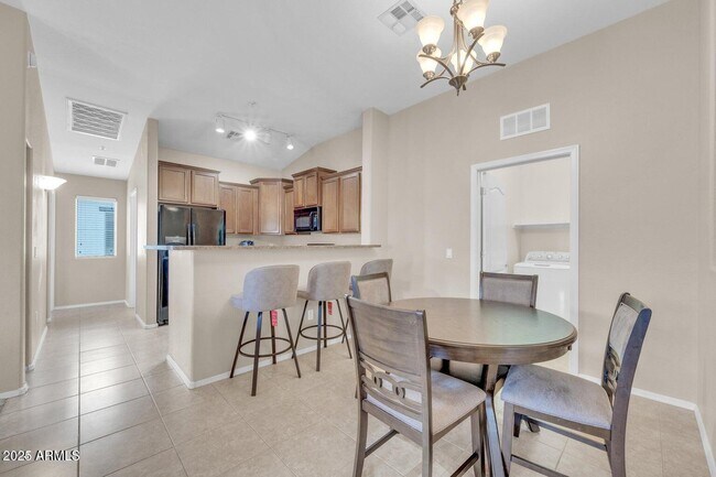 Foto del edificio - 2727 N Price Rd