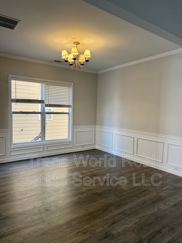 Foto del edificio - 2363 Jasmine Glen Dr