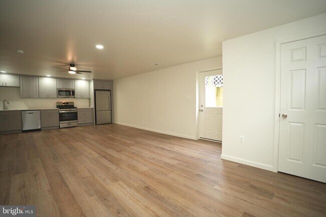 Foto del edificio - 22271 Goldenrod Dr