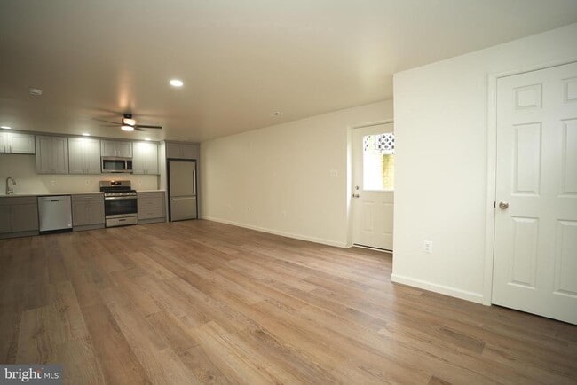 Building Photo - 22271 Goldenrod Dr