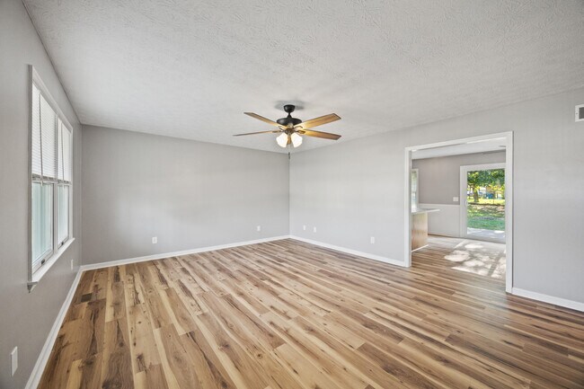 Foto del edificio - 1060 Butler Dr