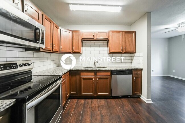 Foto del edificio - 3 Bedroom Pet-Friendly Home in INDEPENDENC...
